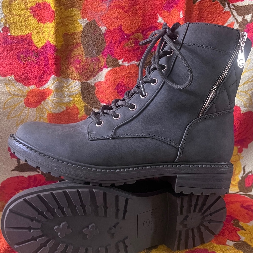 Brand New, Guess Boots - Picture 2 of 4